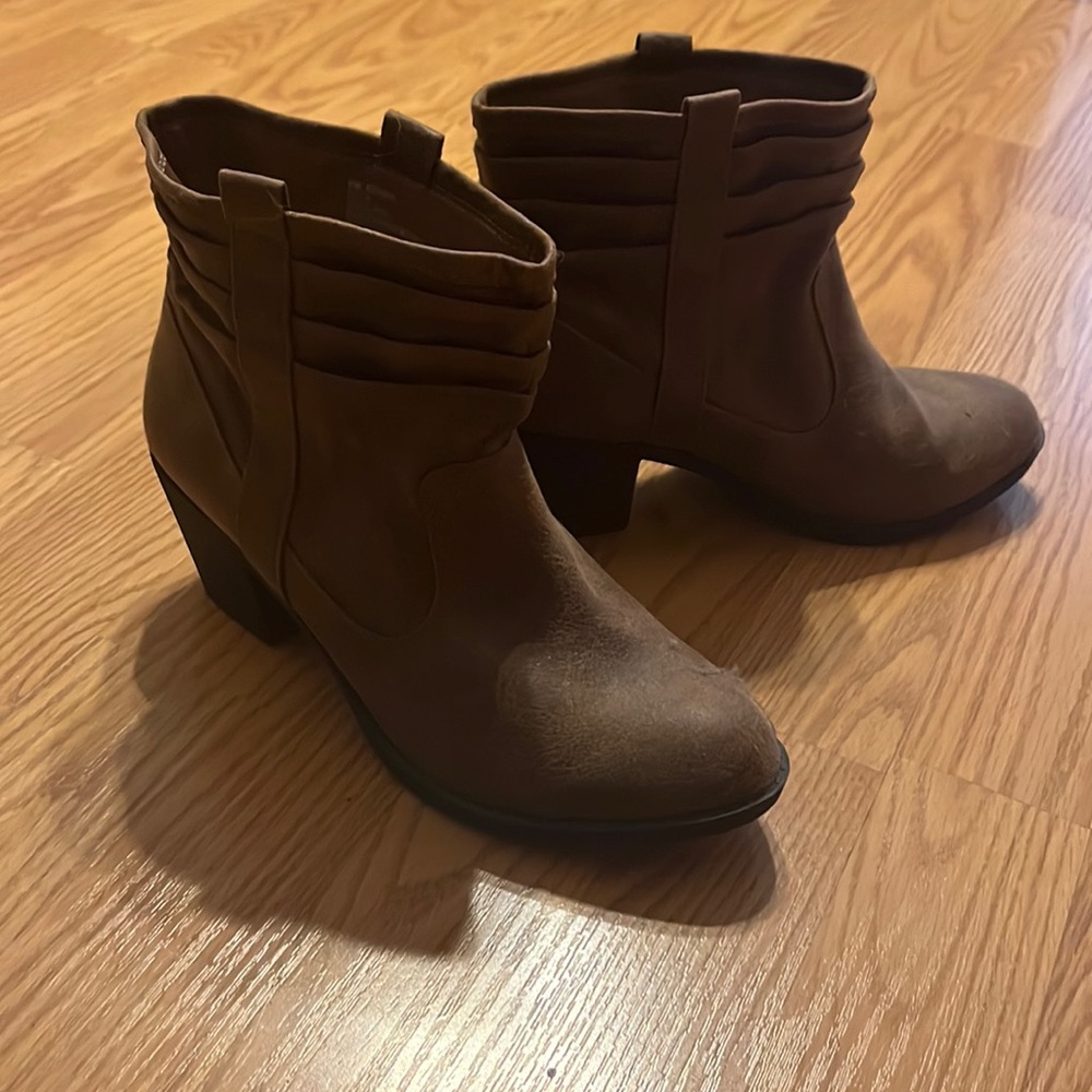 Women’s ankle boots